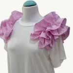 Camiseta "Estilo Mariposa" con Volantes en Hombros – Comodidad y Tendencia Talla 52