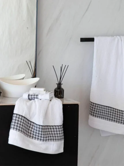 JUEGO DE TOALLAS 3 PIEZAS PATA DE GALLO