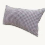 cojín alargado cuadrito vichi rosa