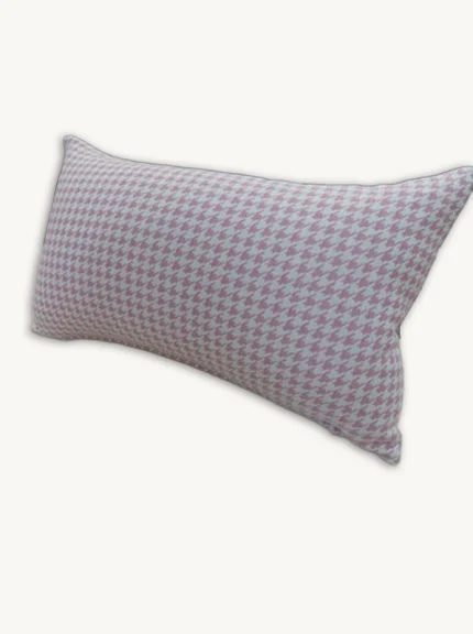 cojín alargado cuadrito vichi rosa