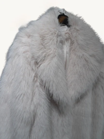 abrigo de pelo largo crudo