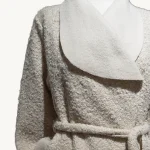 Abrigo largo de borreguito detalle