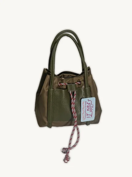 Bolso pequeño estilo saco kaki