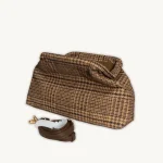 Bolso de cuadritos de tela con correa