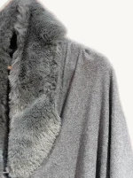 capa de abrigo talla única gris lisa