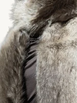 cuello de pelo lujo detalle