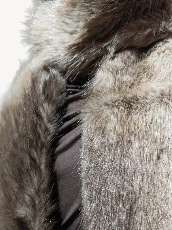 cuello de pelo lujo detalle